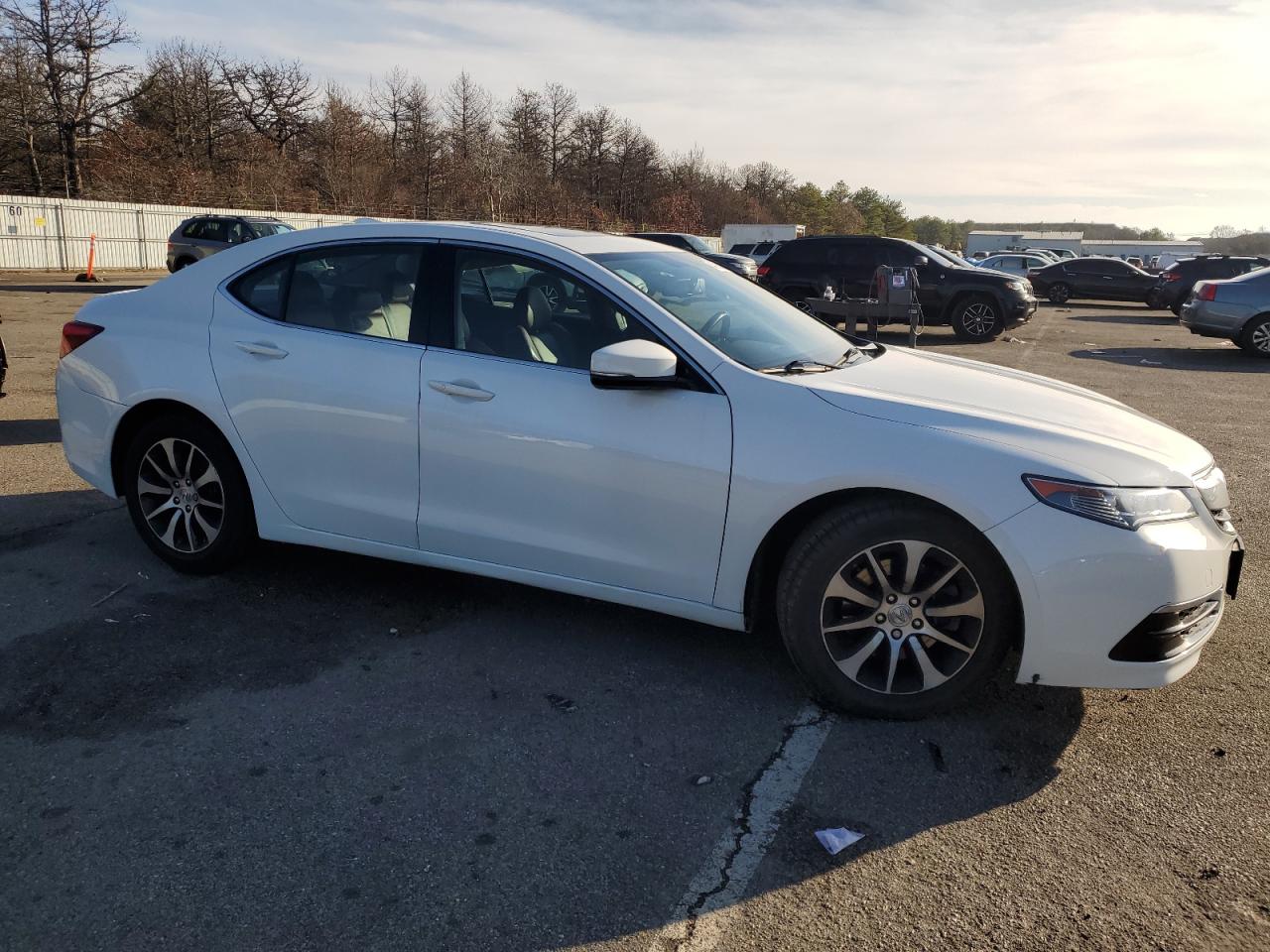 VIN 19UUB1F36HA010946 2017 ACURA TLX no.4