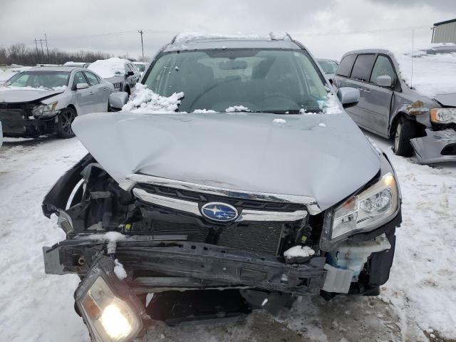  SUBARU FORESTER 2017 Серебристый