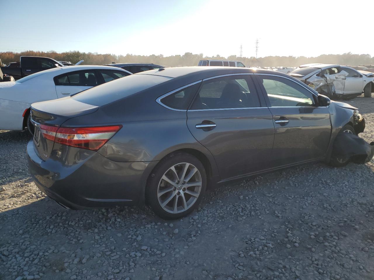 2013 Toyota Avalon - Image 3