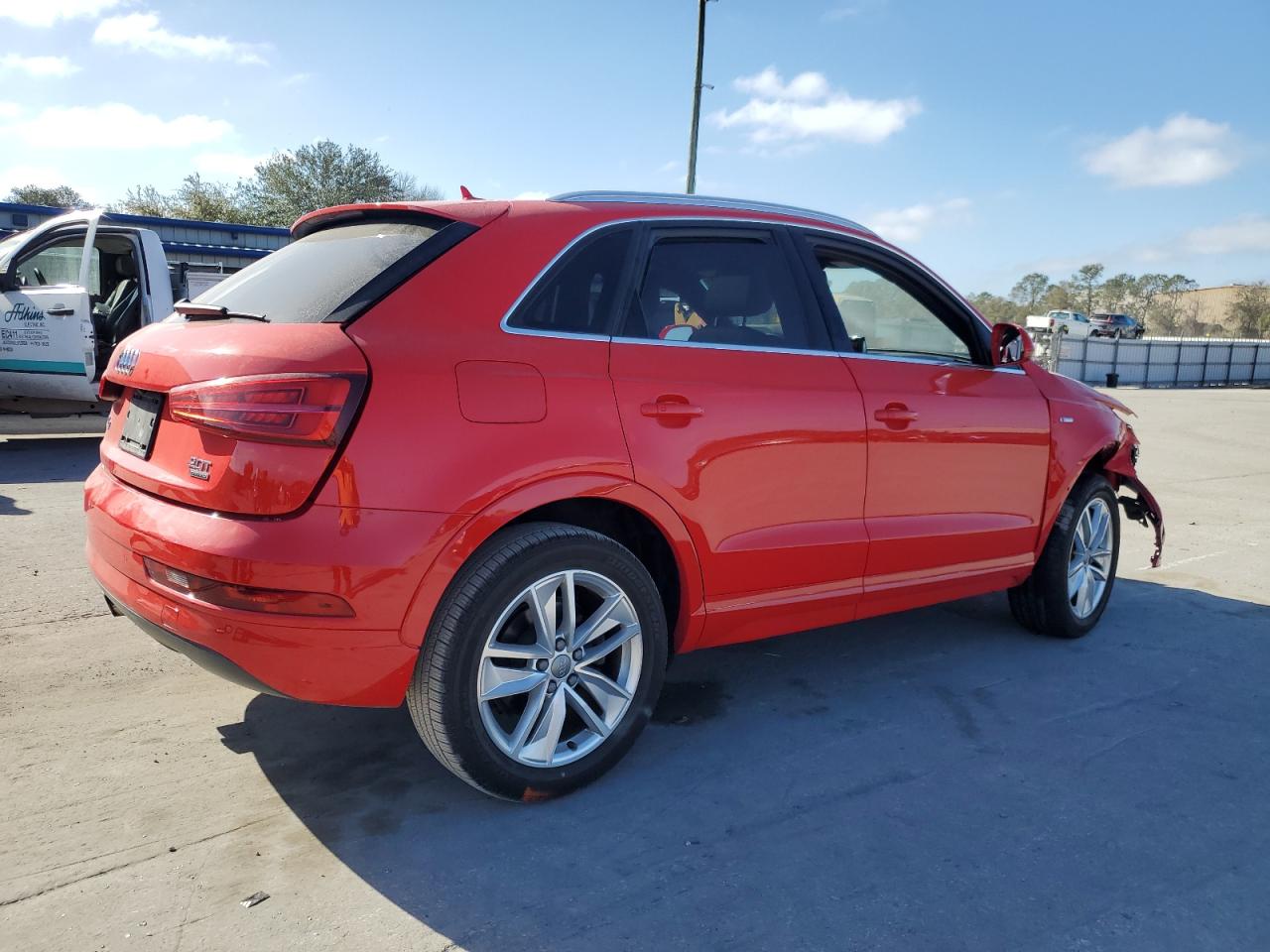 VIN WA1JCCFSXJR010628 2018 AUDI Q3 no.3