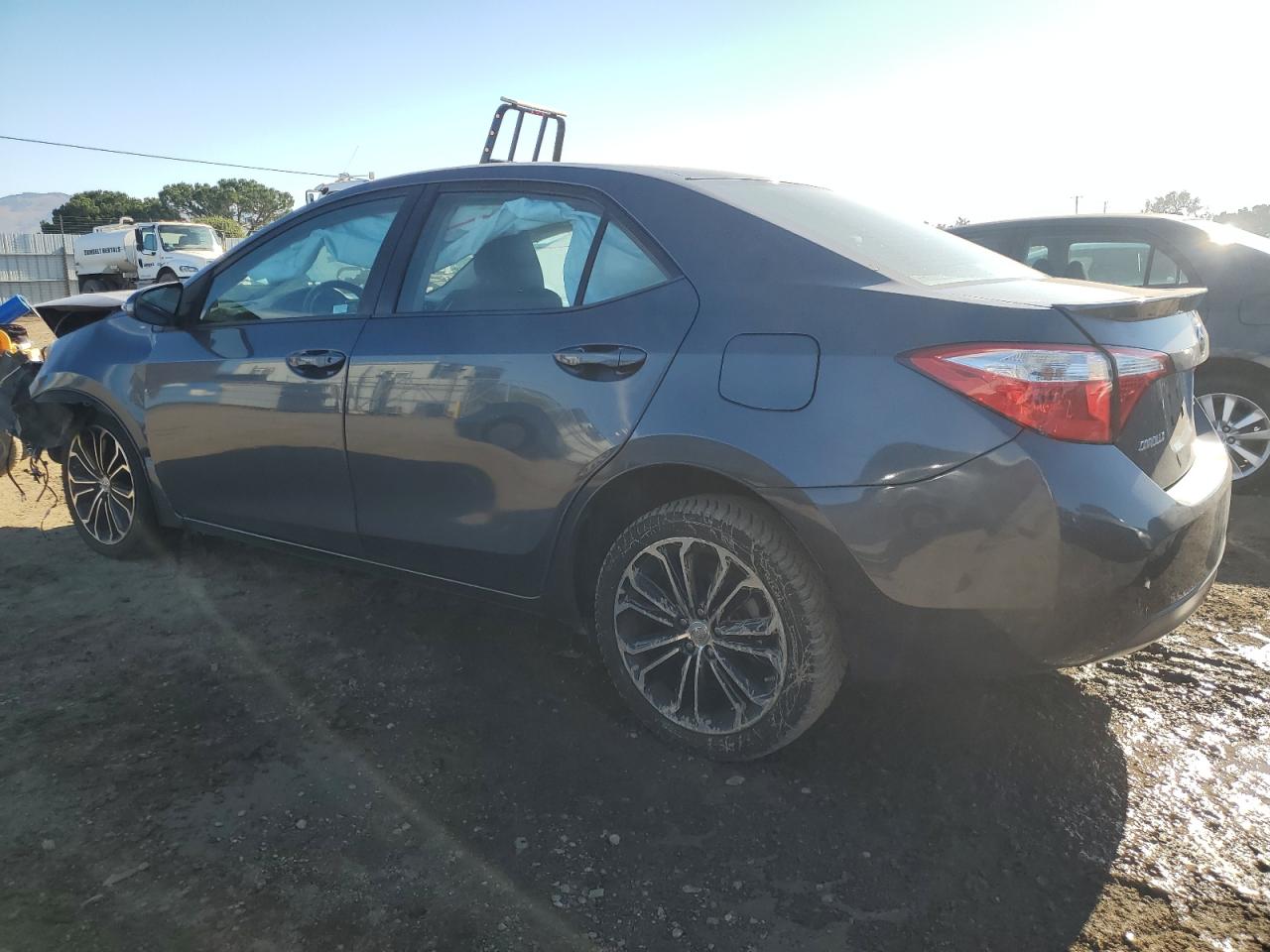 VIN 5YFBURHE0GP454704 2016 TOYOTA COROLLA no.2