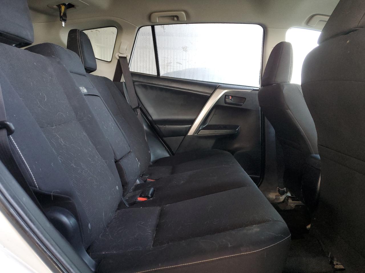 2018 Toyota RAV 4 - Image 11