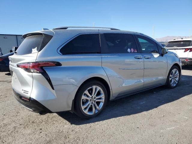  TOYOTA SIENNA 2023 Серебристый