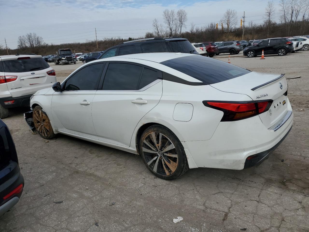 2021 Nissan Altima - Image 2