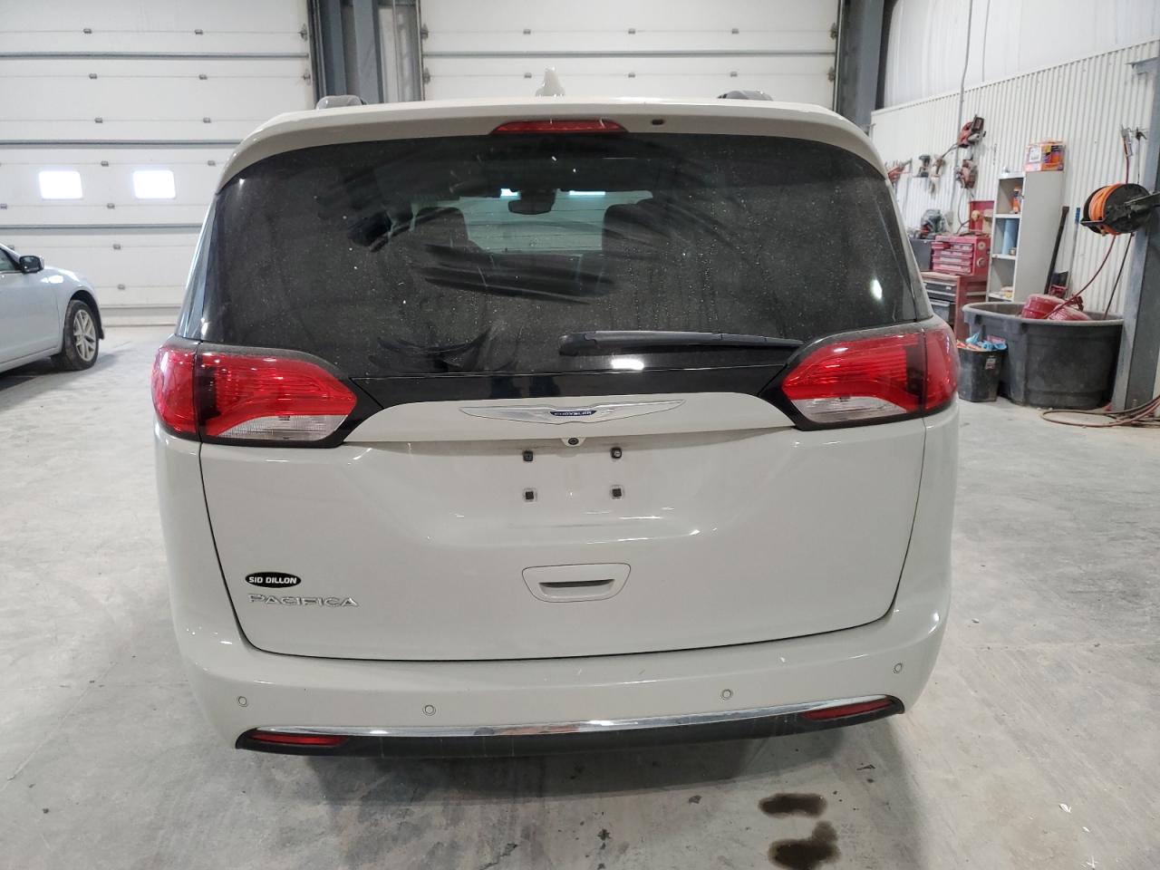 2020 Chrysler Pacifica - Image 6