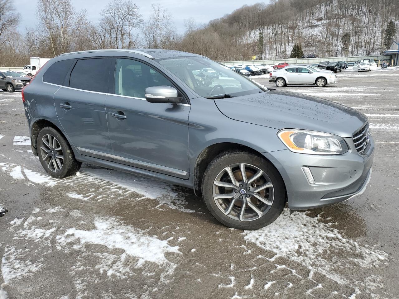 VIN YV4902RK3G2786038 2016 VOLVO XC60 no.4