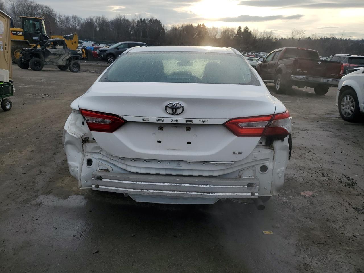 VIN 4T1B11HK6JU100787 2018 TOYOTA CAMRY no.6