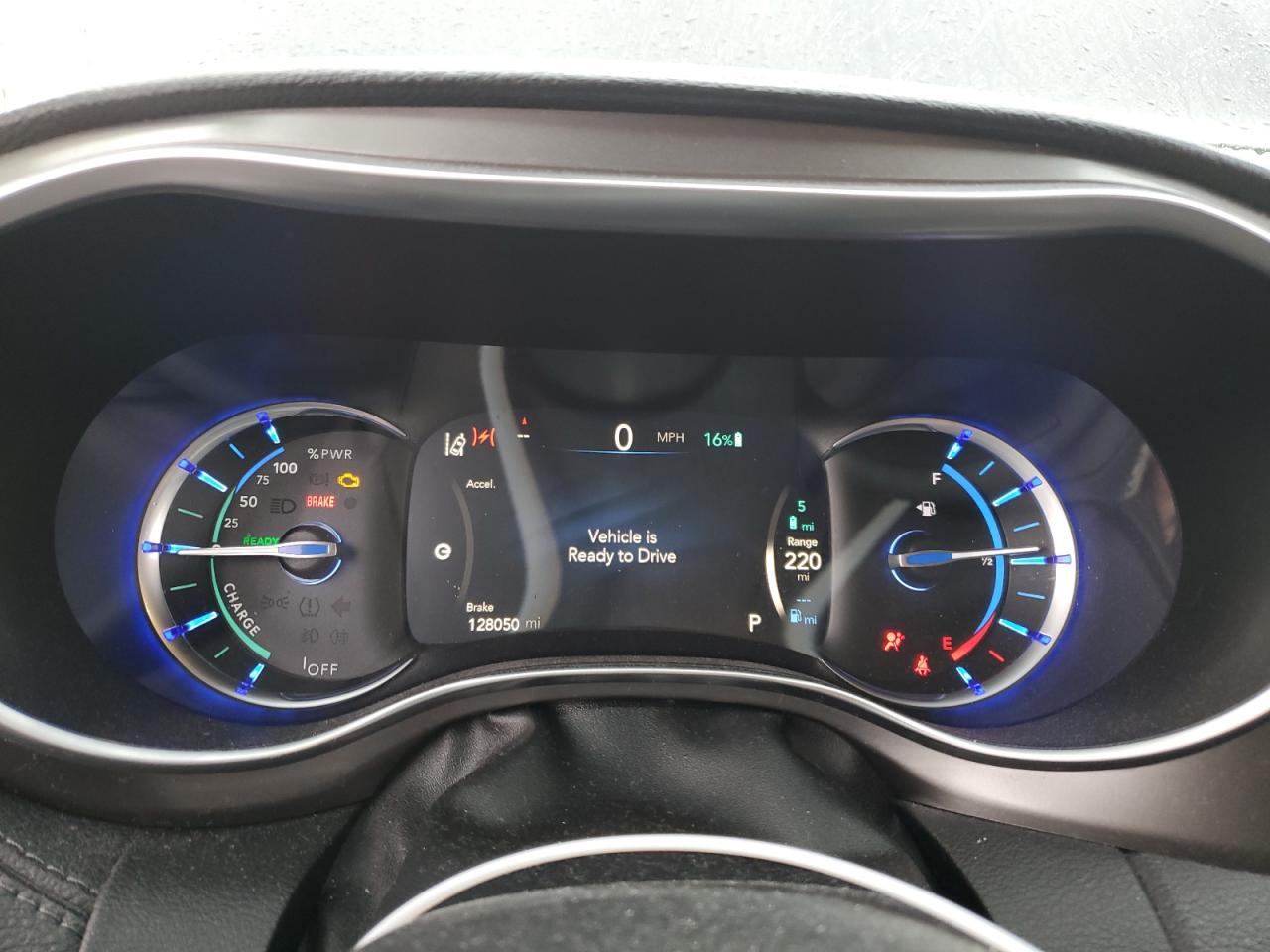 2018 Chrysler Pacifica - Image 9