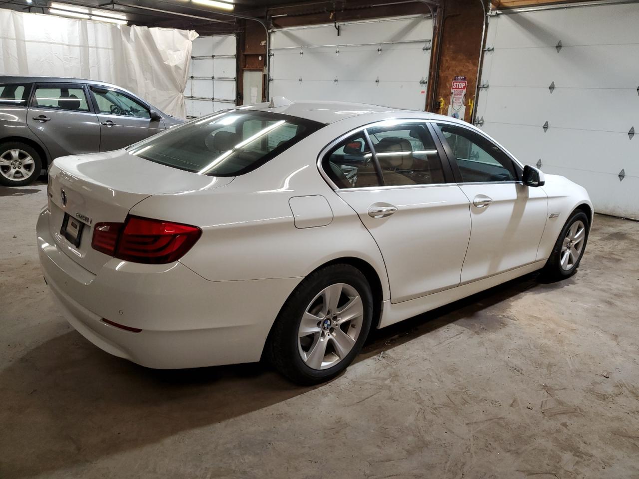 VIN WBAXH5C54DD109889 2013 BMW 5 SERIES no.3