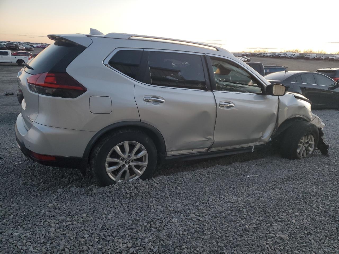 2020 Nissan Rogue - Image 3