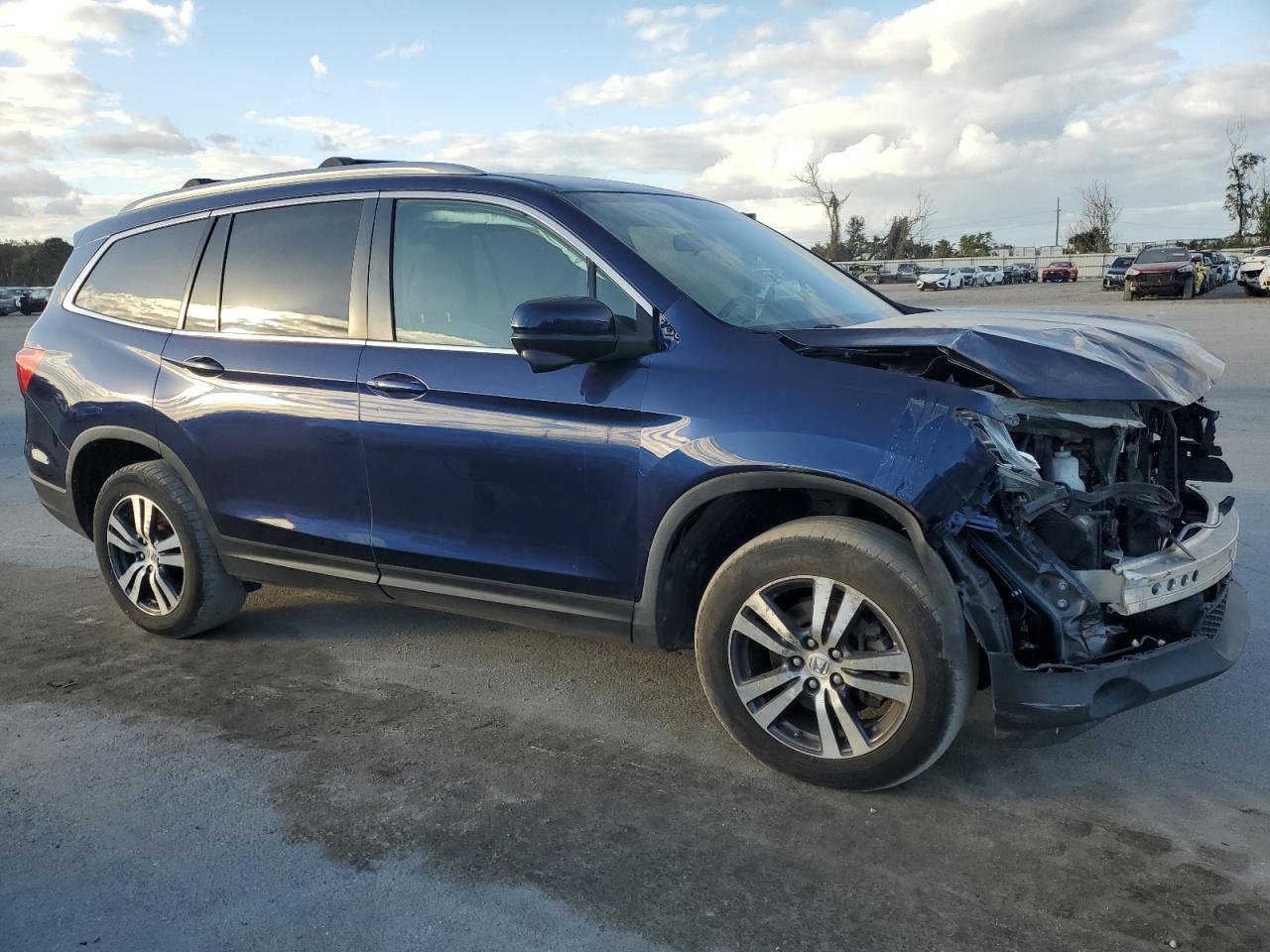 VIN 5FNYF6H39JB026330 2018 HONDA PILOT no.4