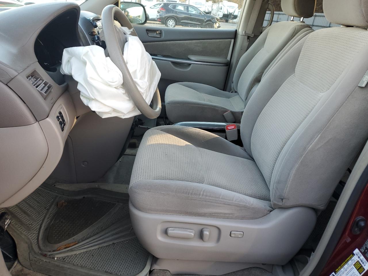 2007 Toyota Sienna - Image 7
