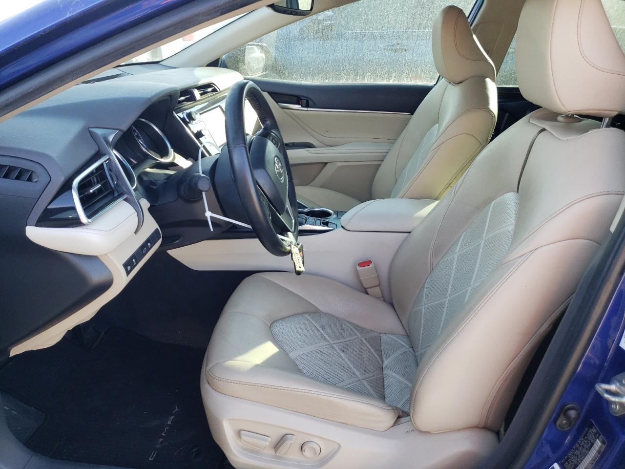 2018 Toyota Camry - Image 7