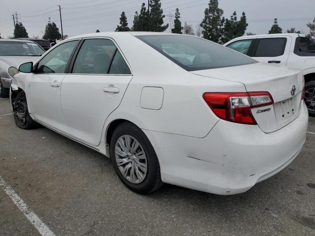  TOYOTA CAMRY 2014 Белый