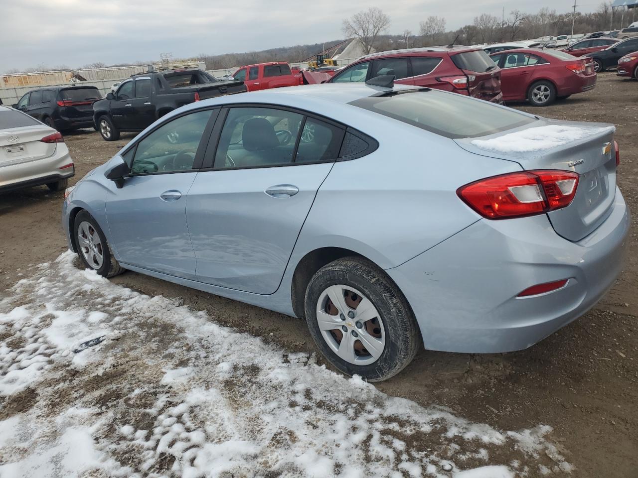 2018 Chevrolet Cruze - Image 2
