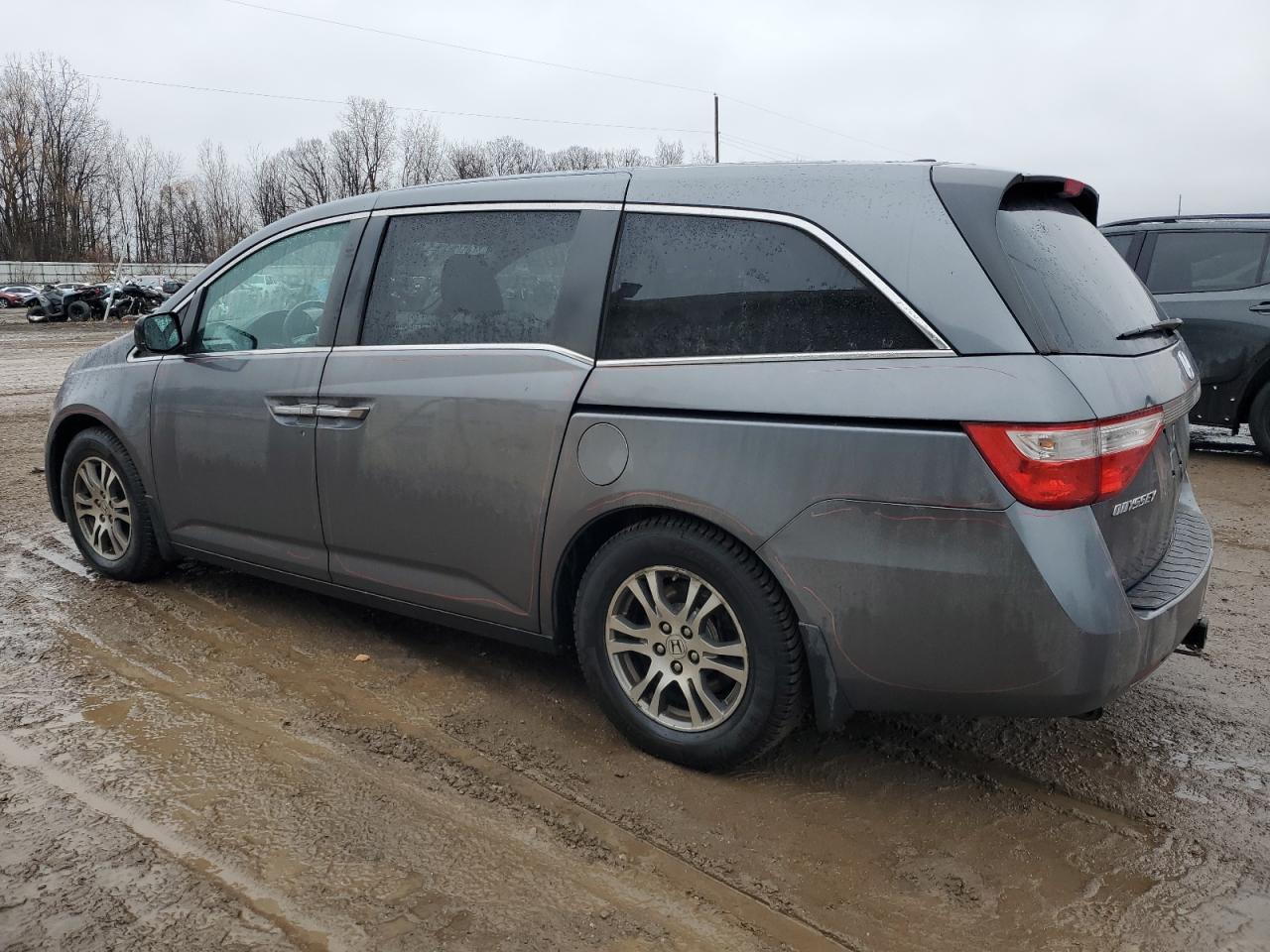 2011 Honda Odyssey - Image 2