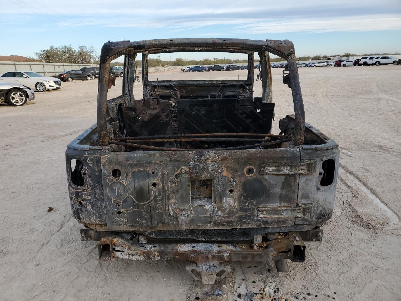 2008 Jeep Wrangler Unlimited X VIN: 1J4GA391X8L586915 Lot: 83599474