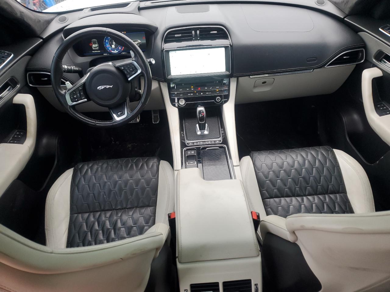 2020 Jaguar F-Pace - Image 8