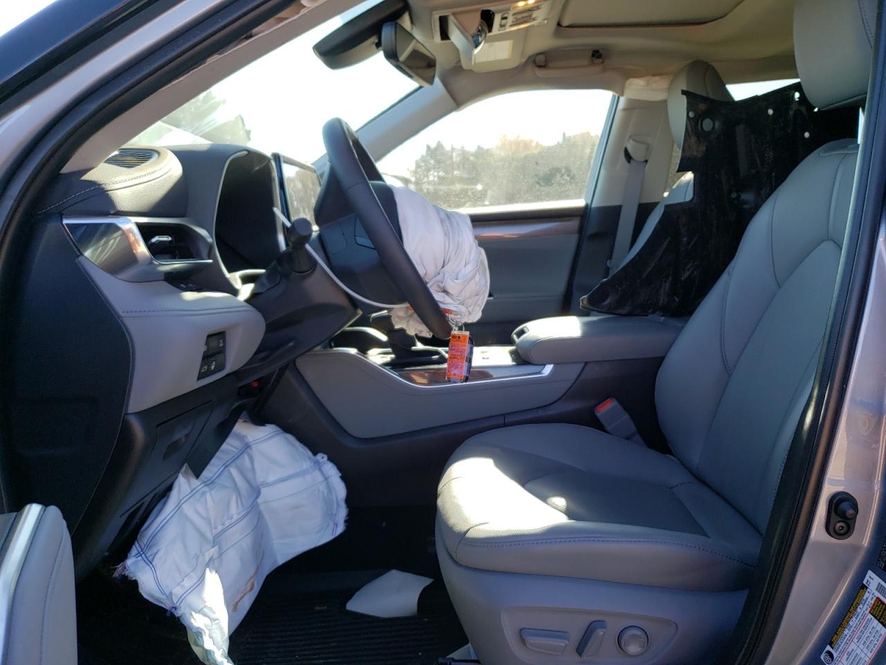 2024 Toyota Highlander - Image 7