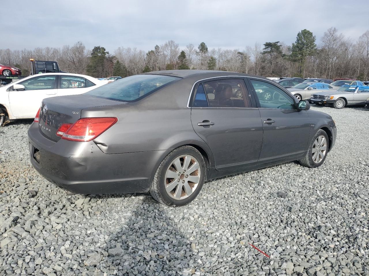 2007 Toyota Avalon - Image 3