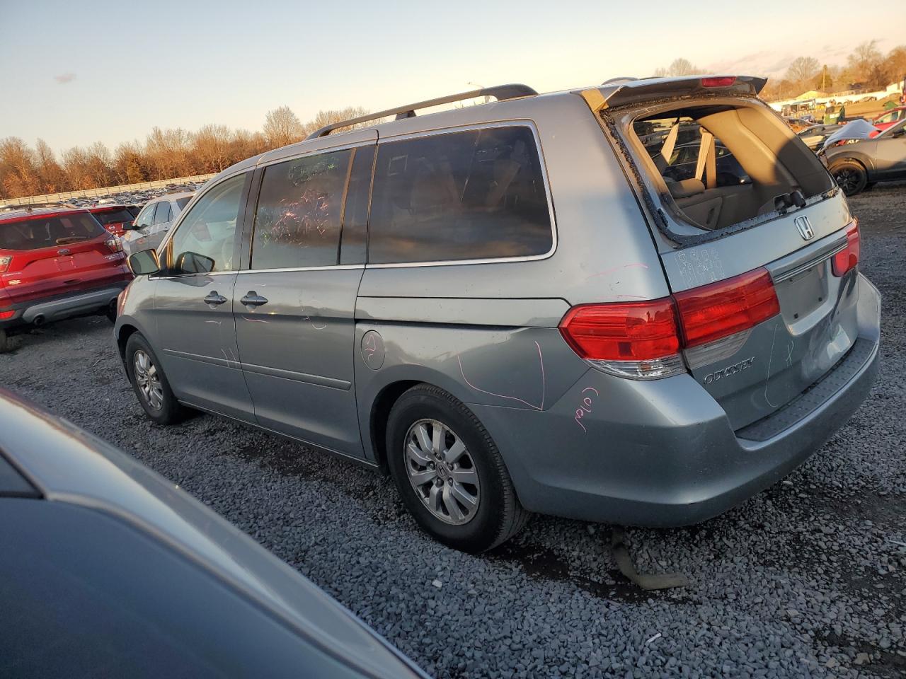 2010 Honda Odyssey - Image 2