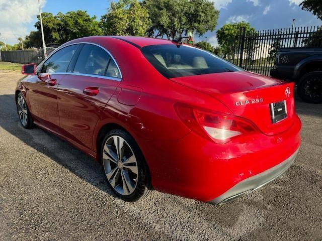  MERCEDES-BENZ CLA-CLASS 2018 Czerwony