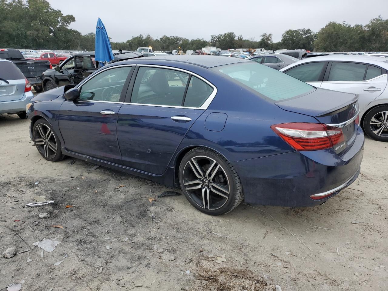 1HGCR2F59GA069048 2016 HONDA ACCORD - Image 2