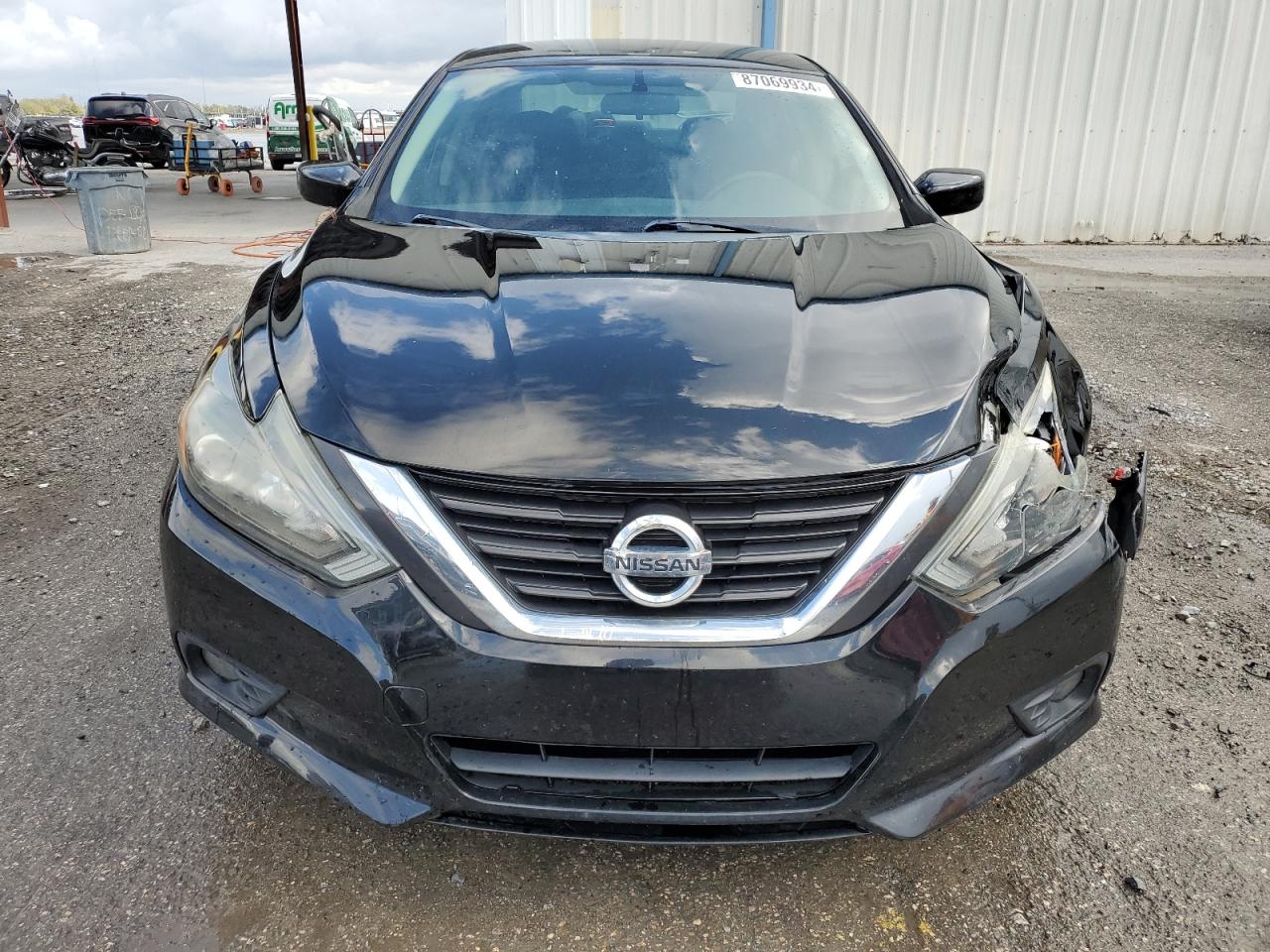 2017 Nissan Altima - Image 5