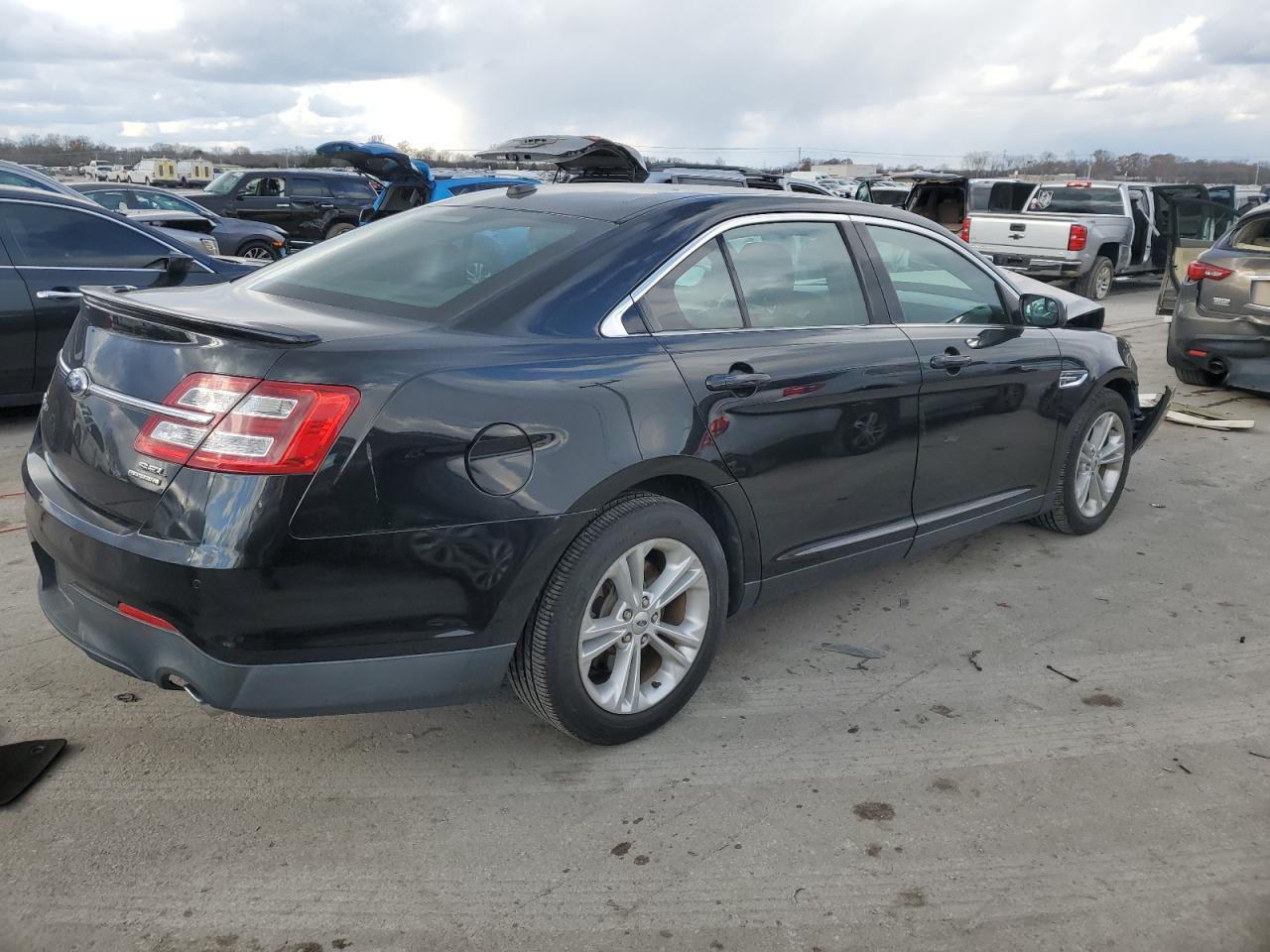 2013 Ford Taurus - Image 3
