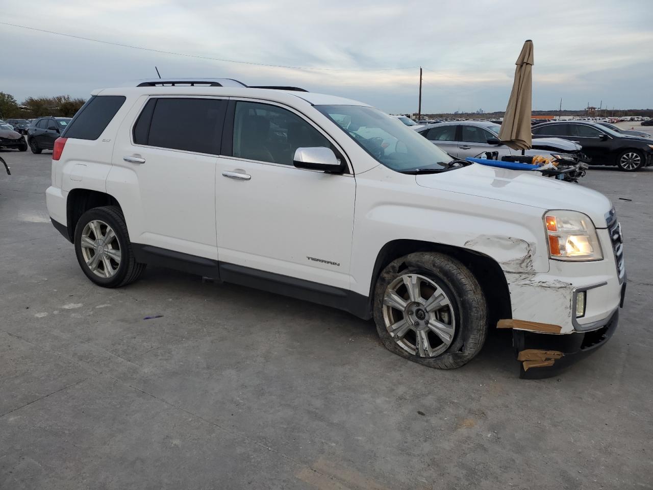 2016 GMC Terrain - Image 4