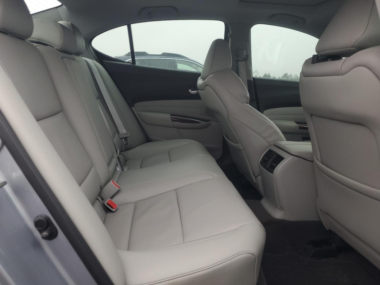 2015 Acura TLX - Image 10