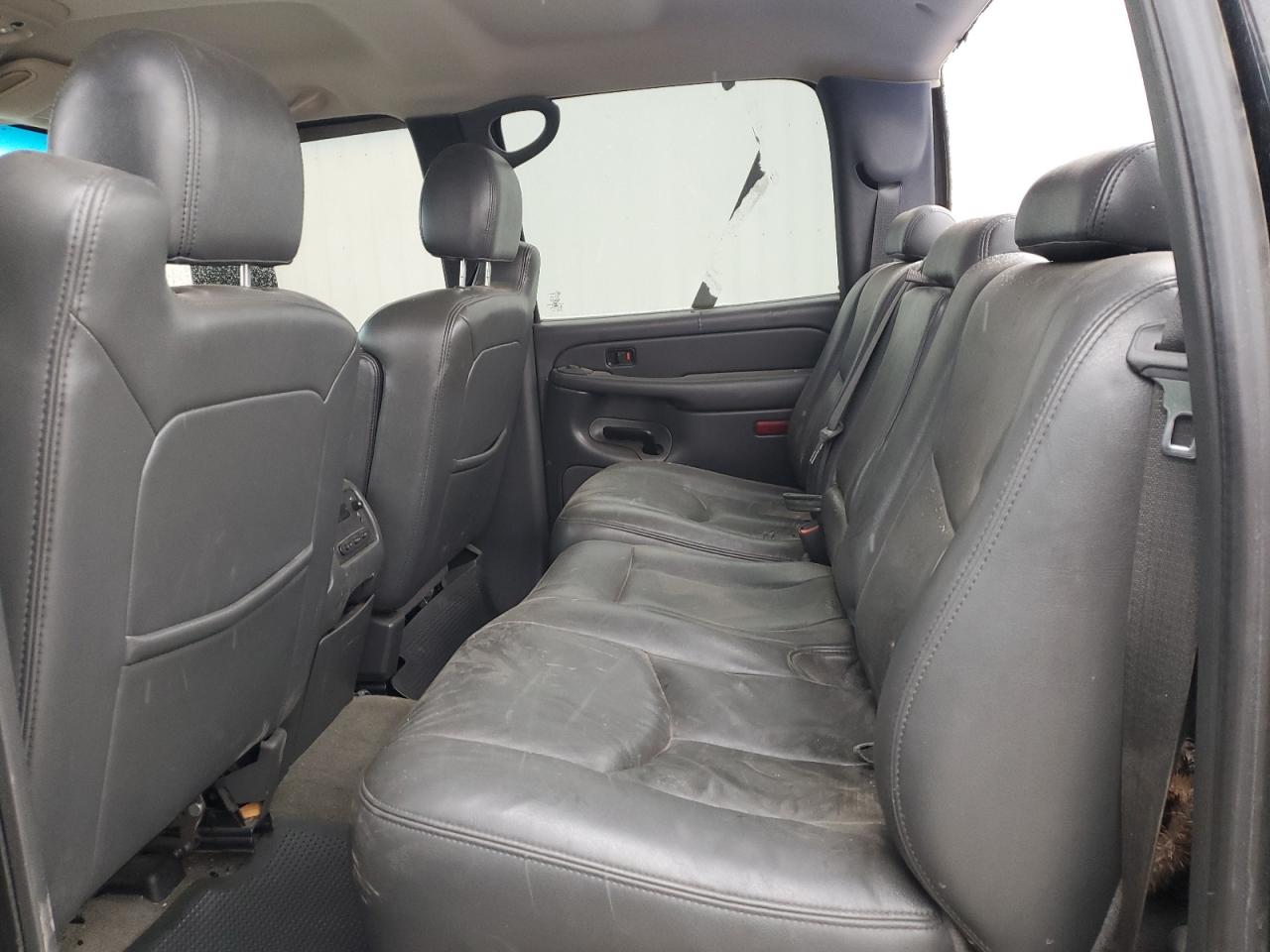 2005 Chevrolet Silverado - Image 10