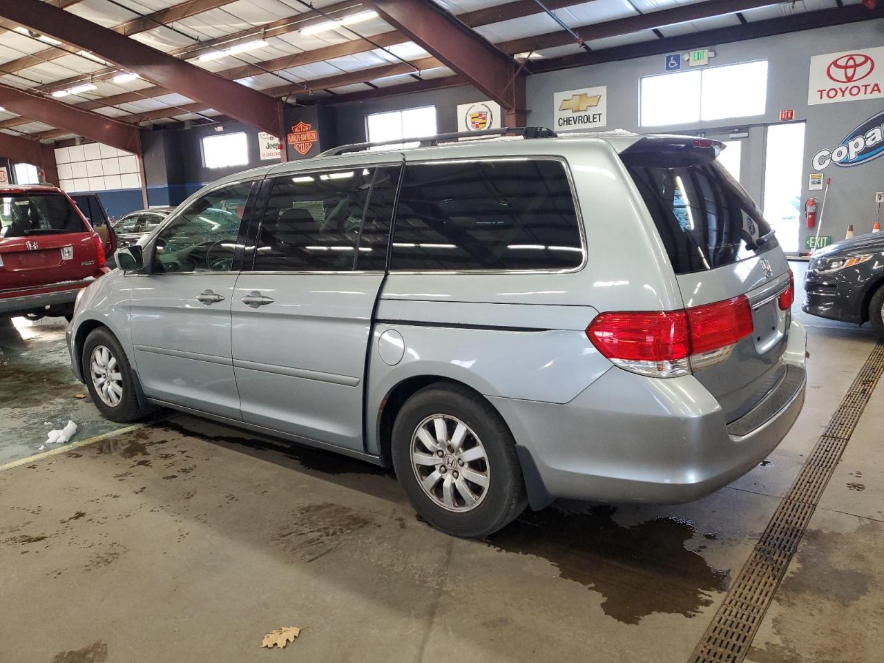 2008 Honda Odyssey - Image 2
