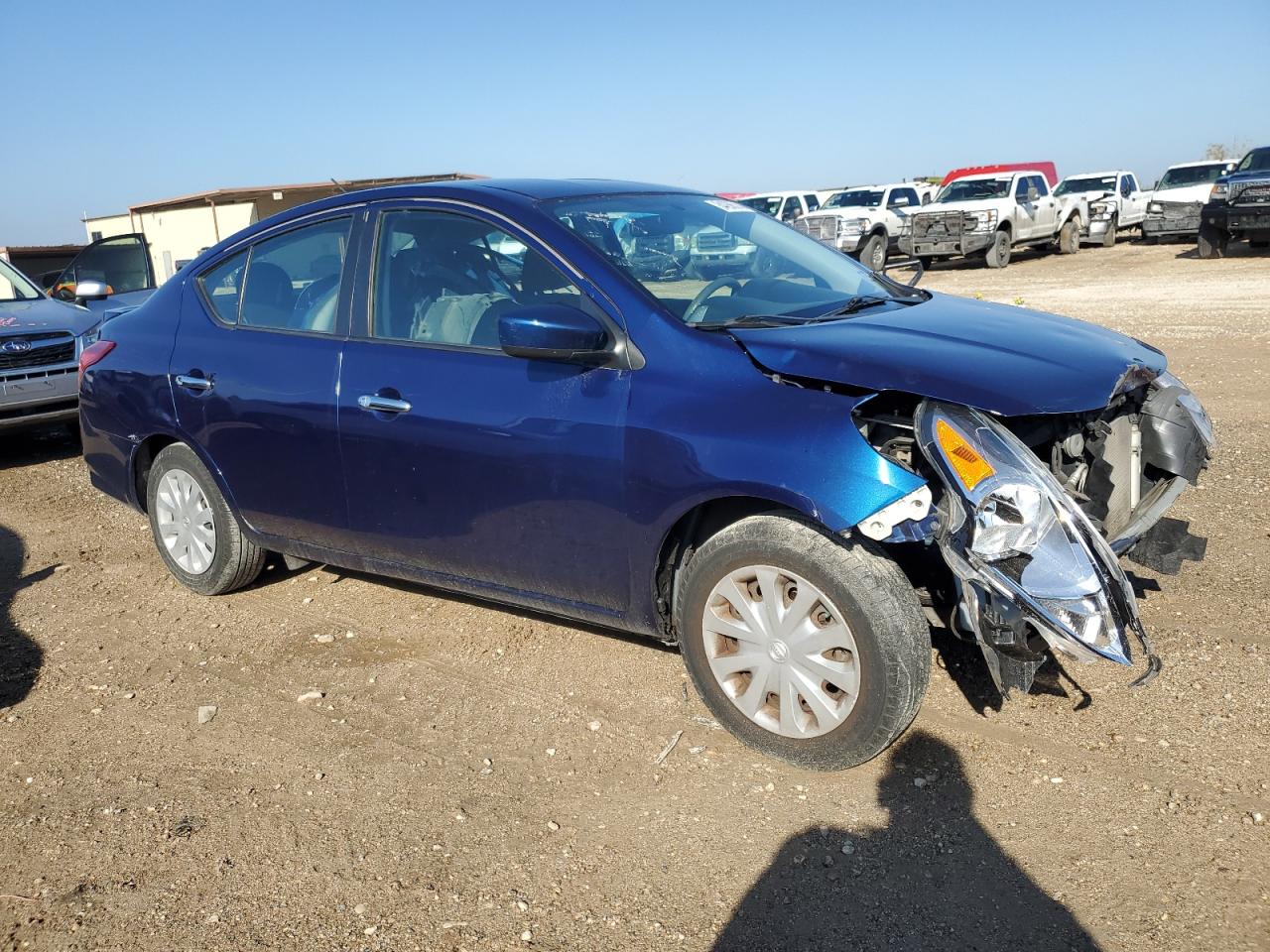 VIN 3N1CN7AP7JL845888 2018 NISSAN VERSA no.4