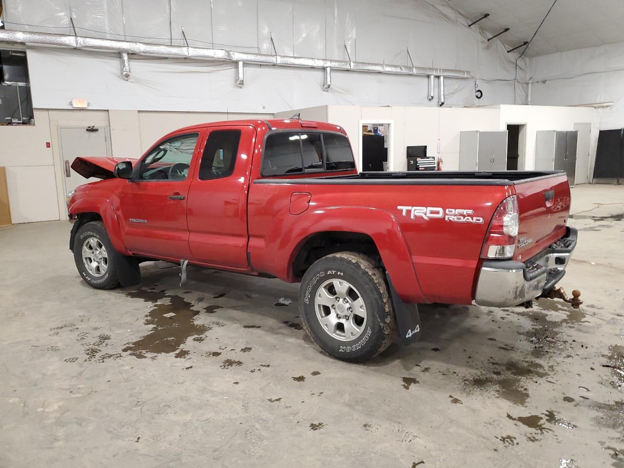 2015 Toyota Tacoma - Image 2