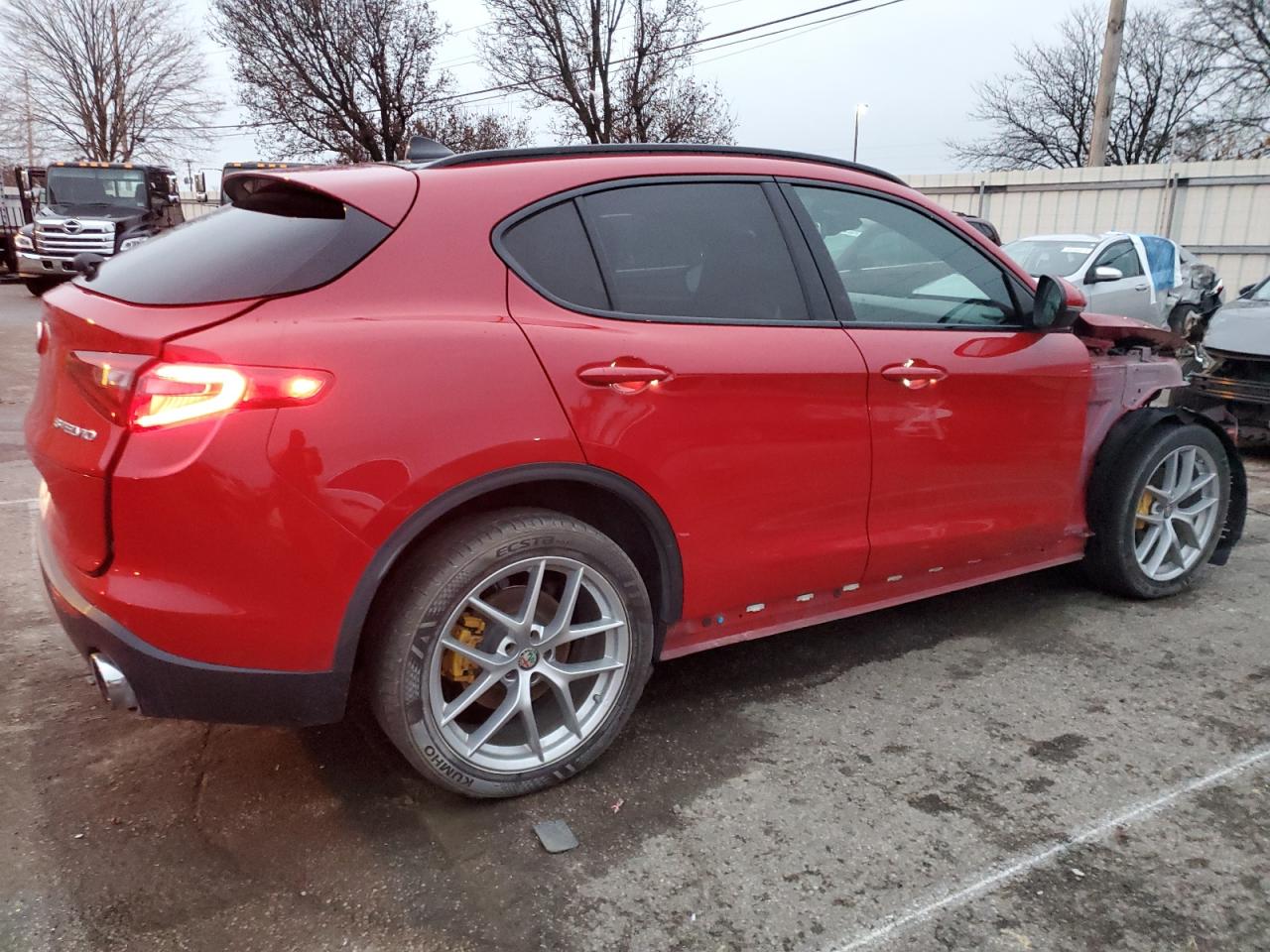 VIN ZASPAKBN8K7C30855 2019 ALFA ROMEO STELVIO no.3