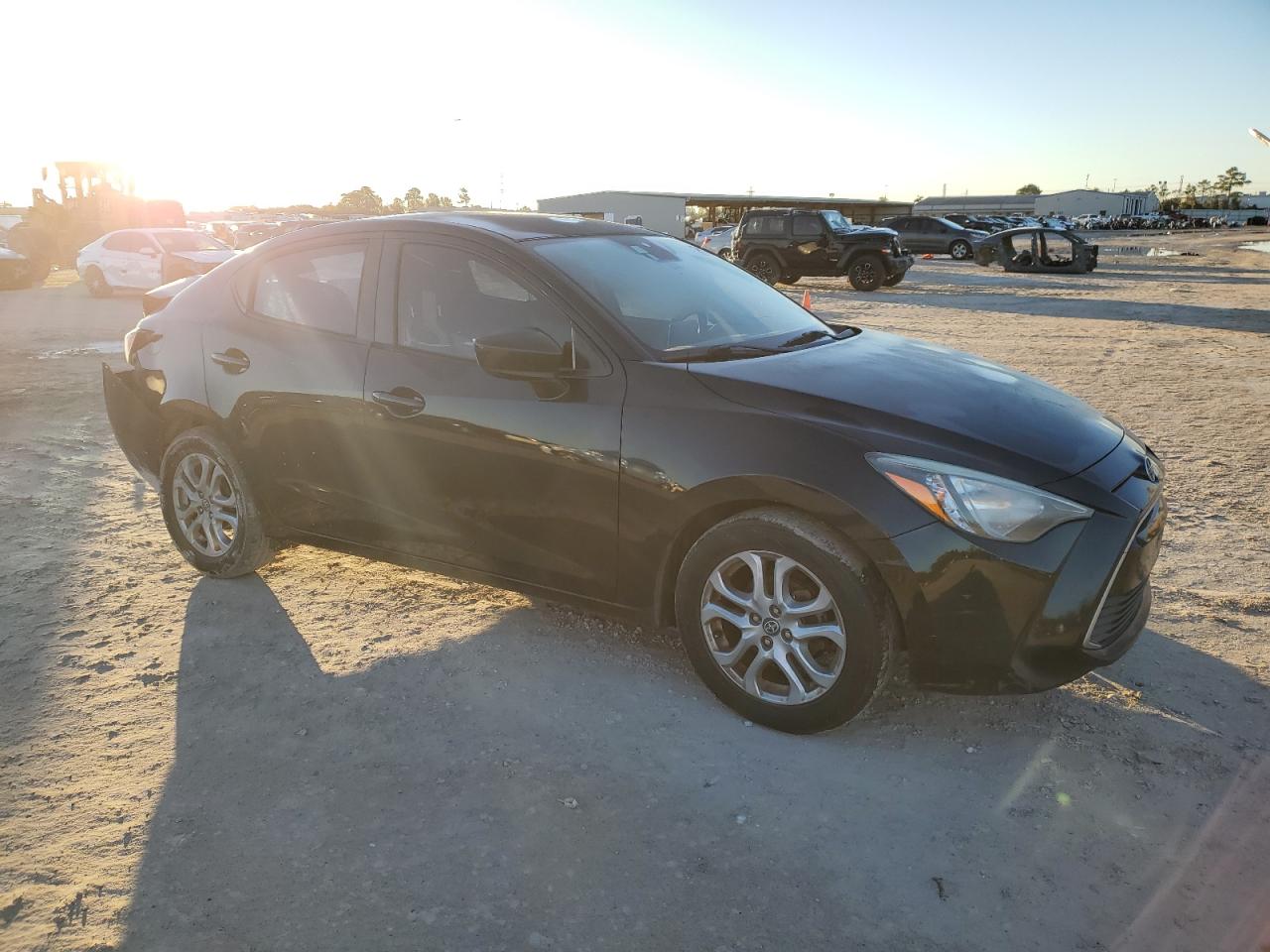 VIN 3MYDLBZV6GY105565 2016 TOYOTA SCION no.4