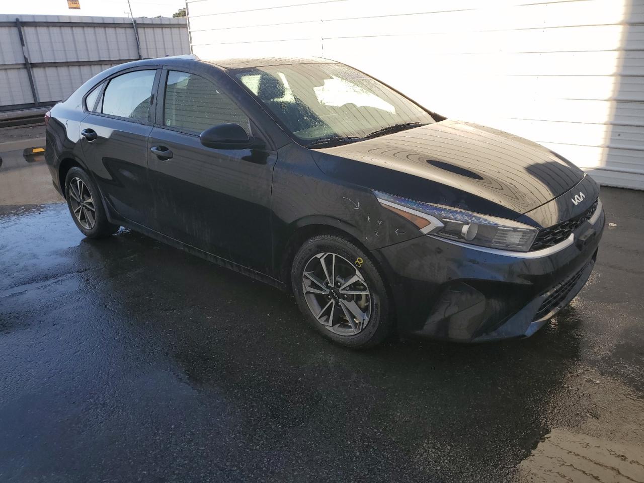 2023 Kia Forte - Image 4