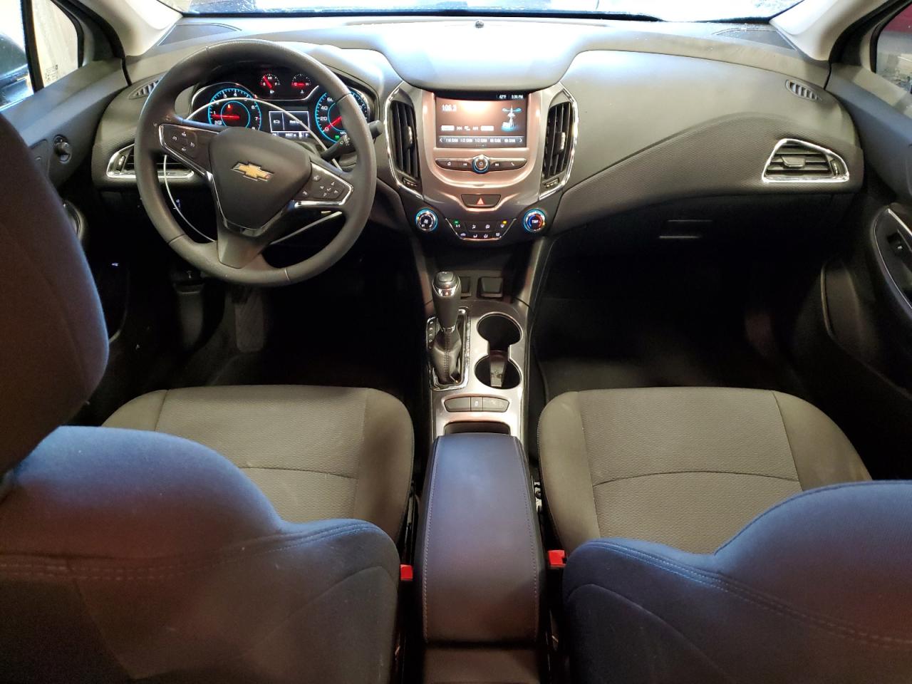 2018 Chevrolet Cruze - Image 8