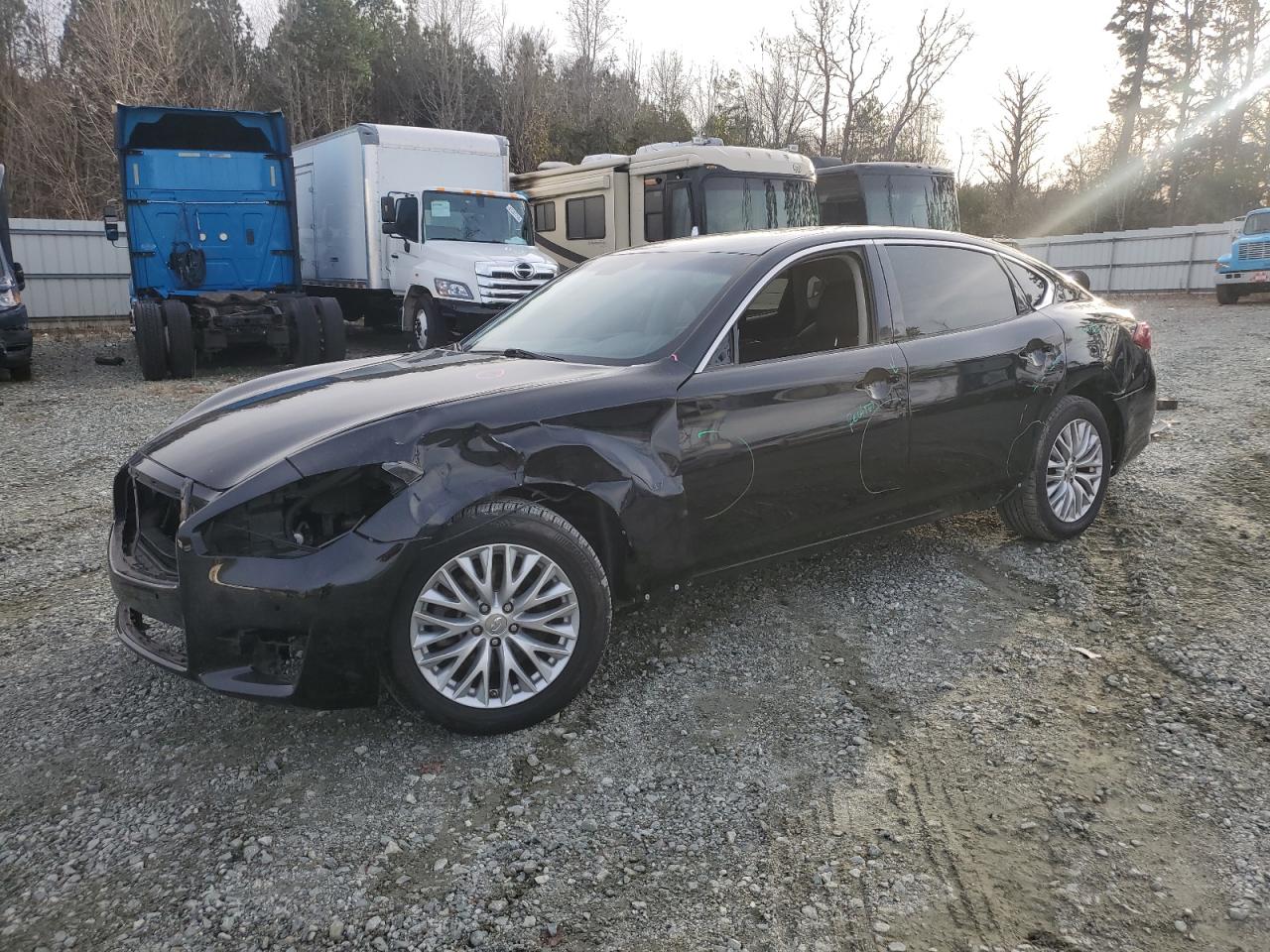 2015 Infiniti Q70 - Image 1