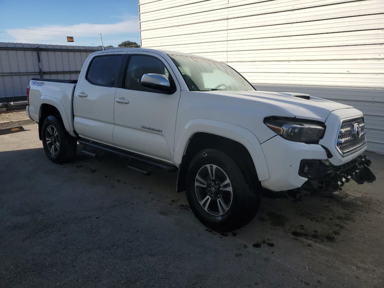 2017 Toyota Tacoma - Image 4