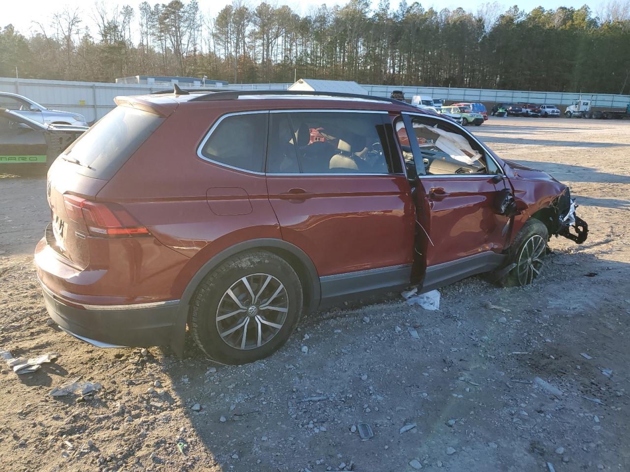 2020 Volkswagen Tiguan - Image 3