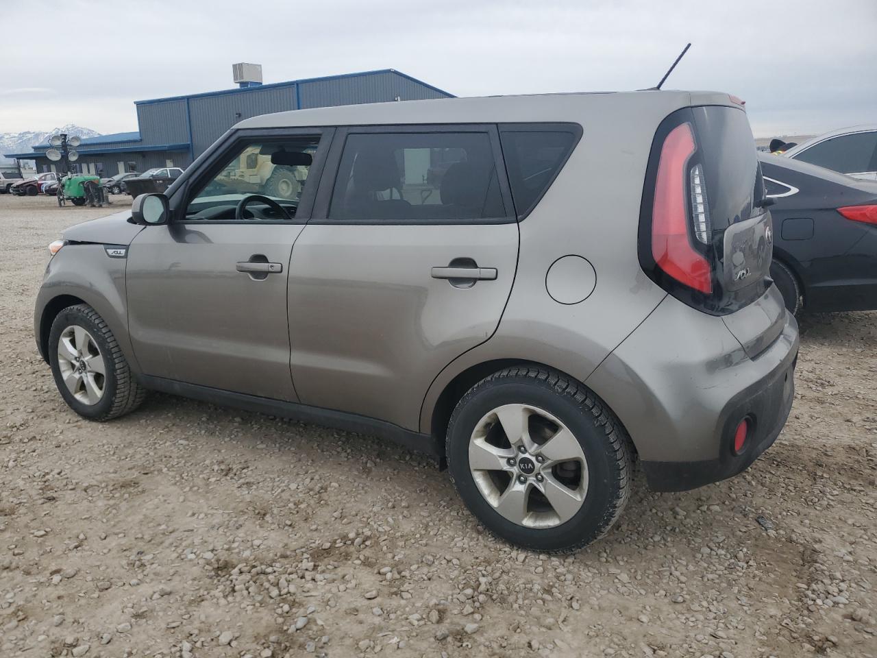 VIN KNDJN2A24K7025768 2019 KIA SOUL no.2