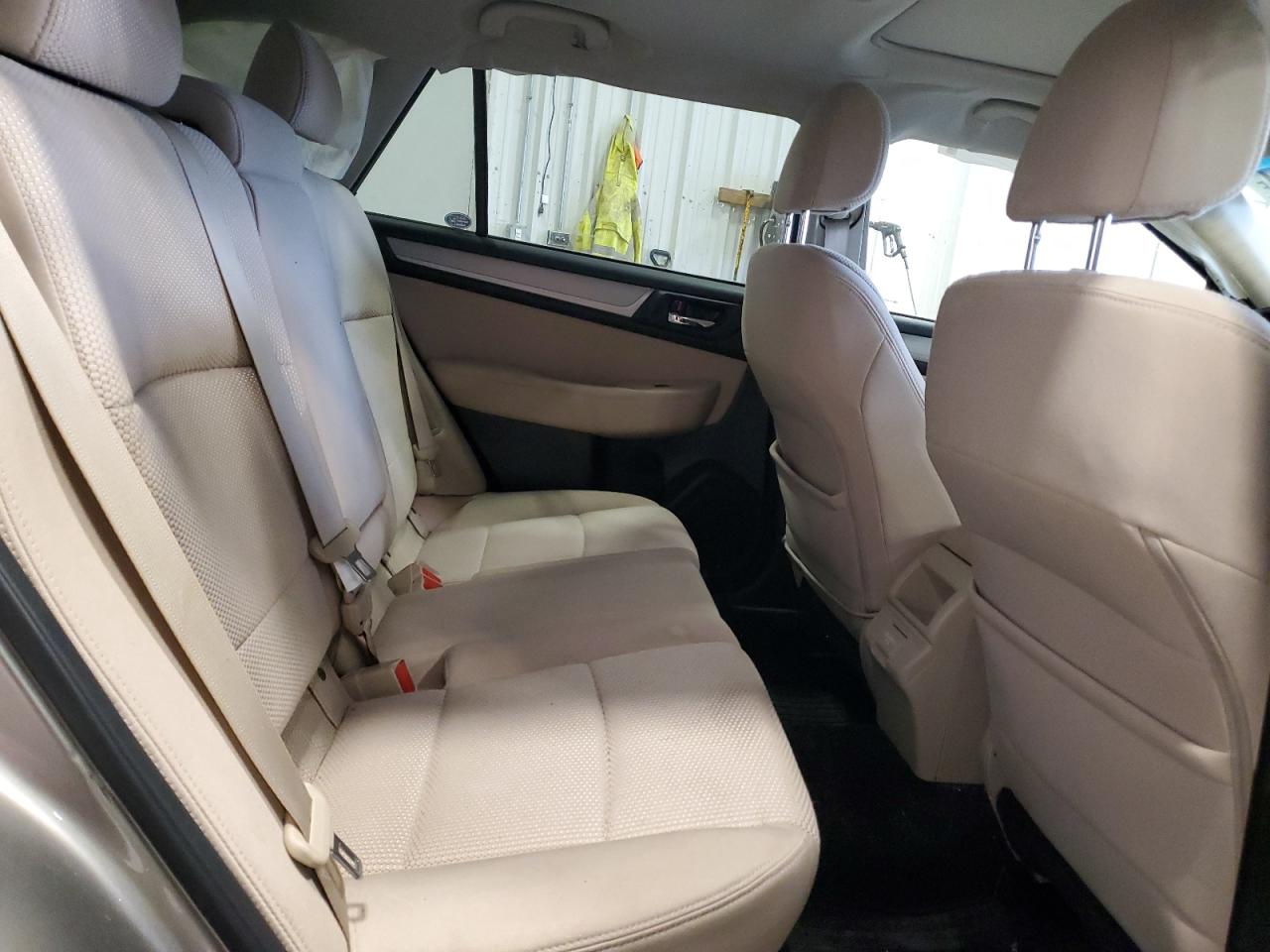 2018 Subaru Outback - Image 11