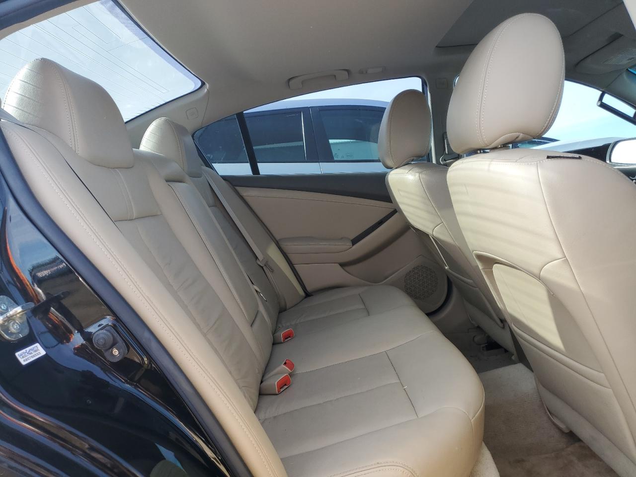 2011 Nissan Altima - Image 10