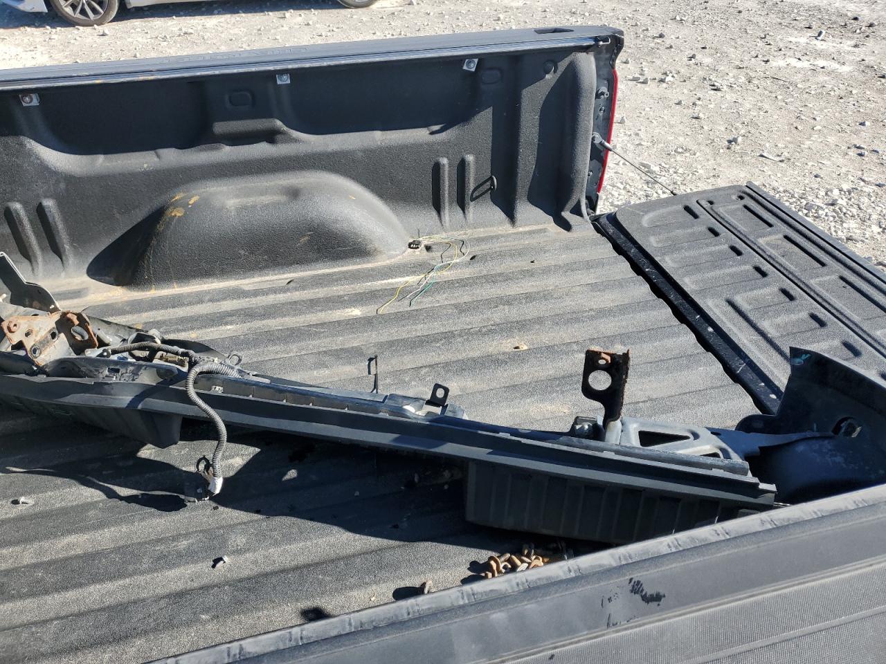 2018 Chevrolet Silverado - Image 14