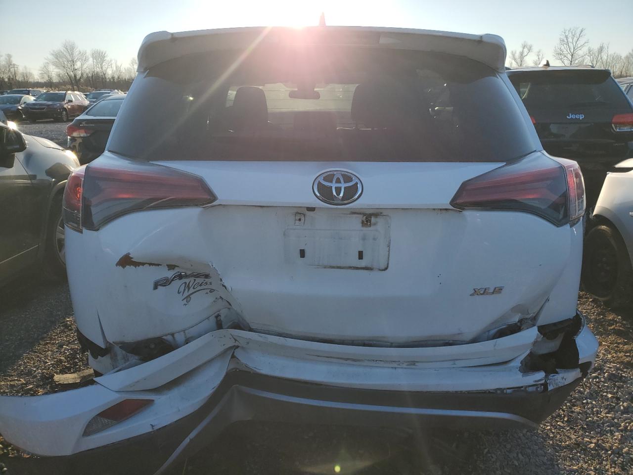 VIN 2T3WFREV8JW414237 2018 TOYOTA RAV4 no.6