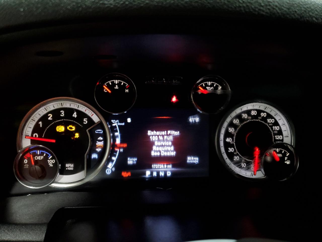2015 RAM 1500 - Image 9