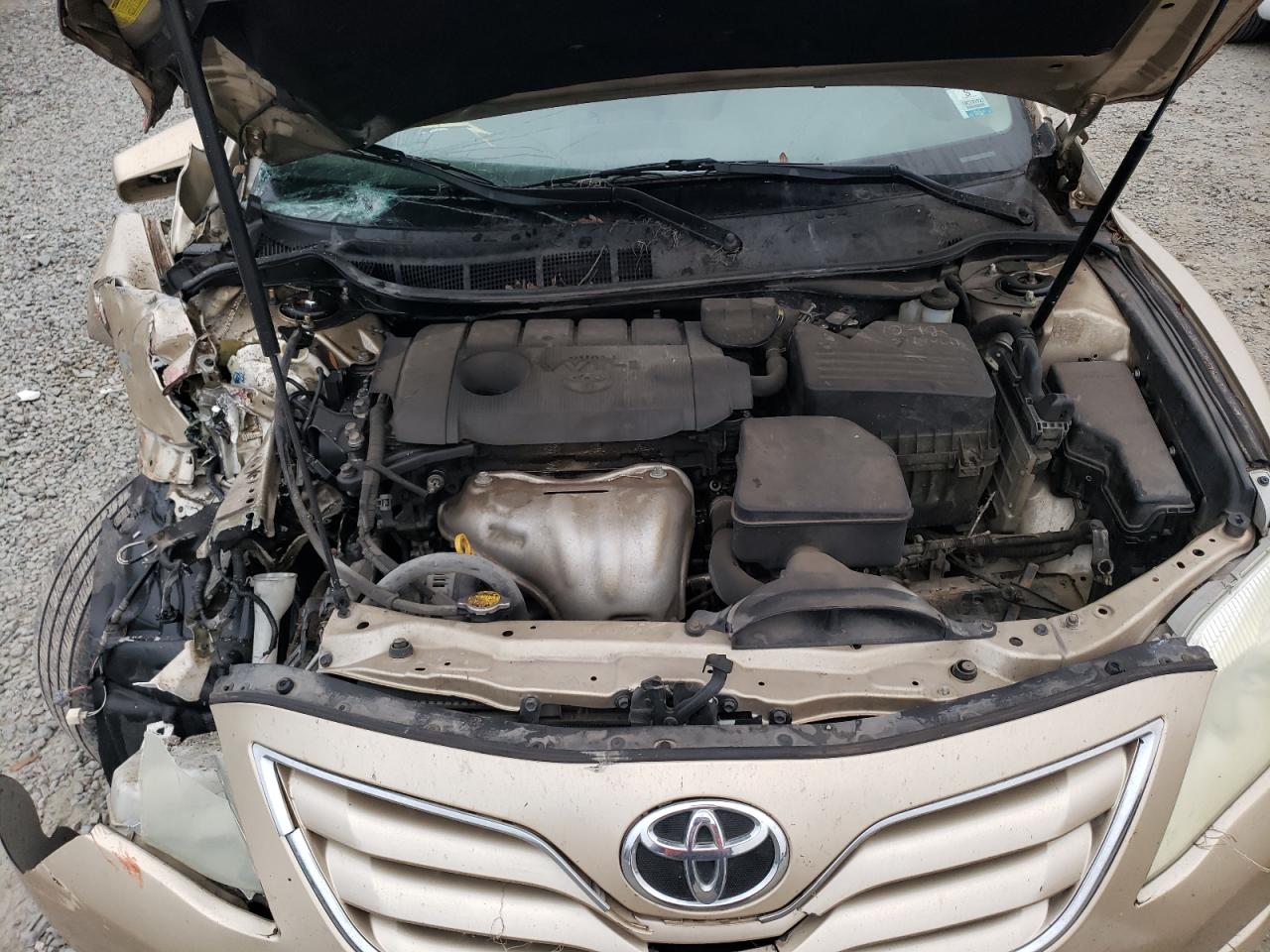 2010 Toyota Camry - Image 12