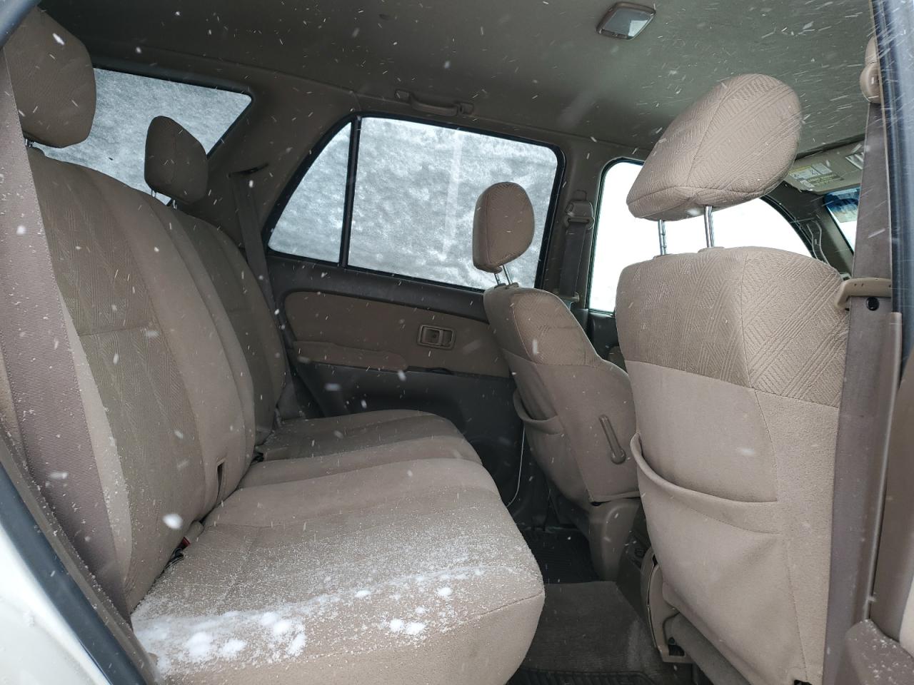 2002 Toyota 4Runner - Image 11